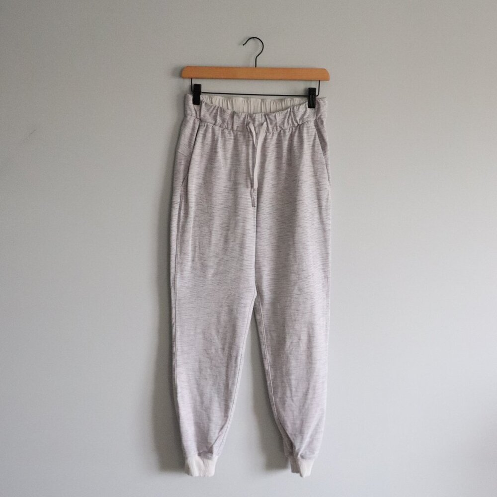 Lululemon Womens White Sz 4 On The Fly Pull On Athletic Stretch Luxtreme Joggers - Picture 2 of 14